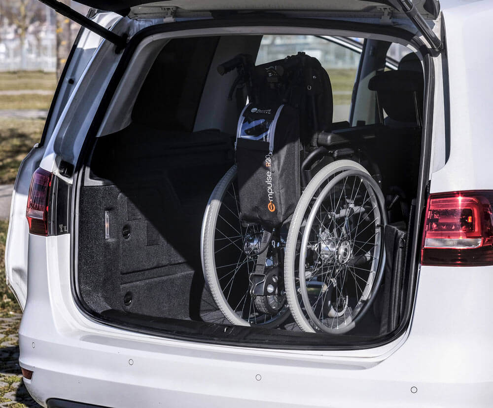 Smooth transport and folding ability